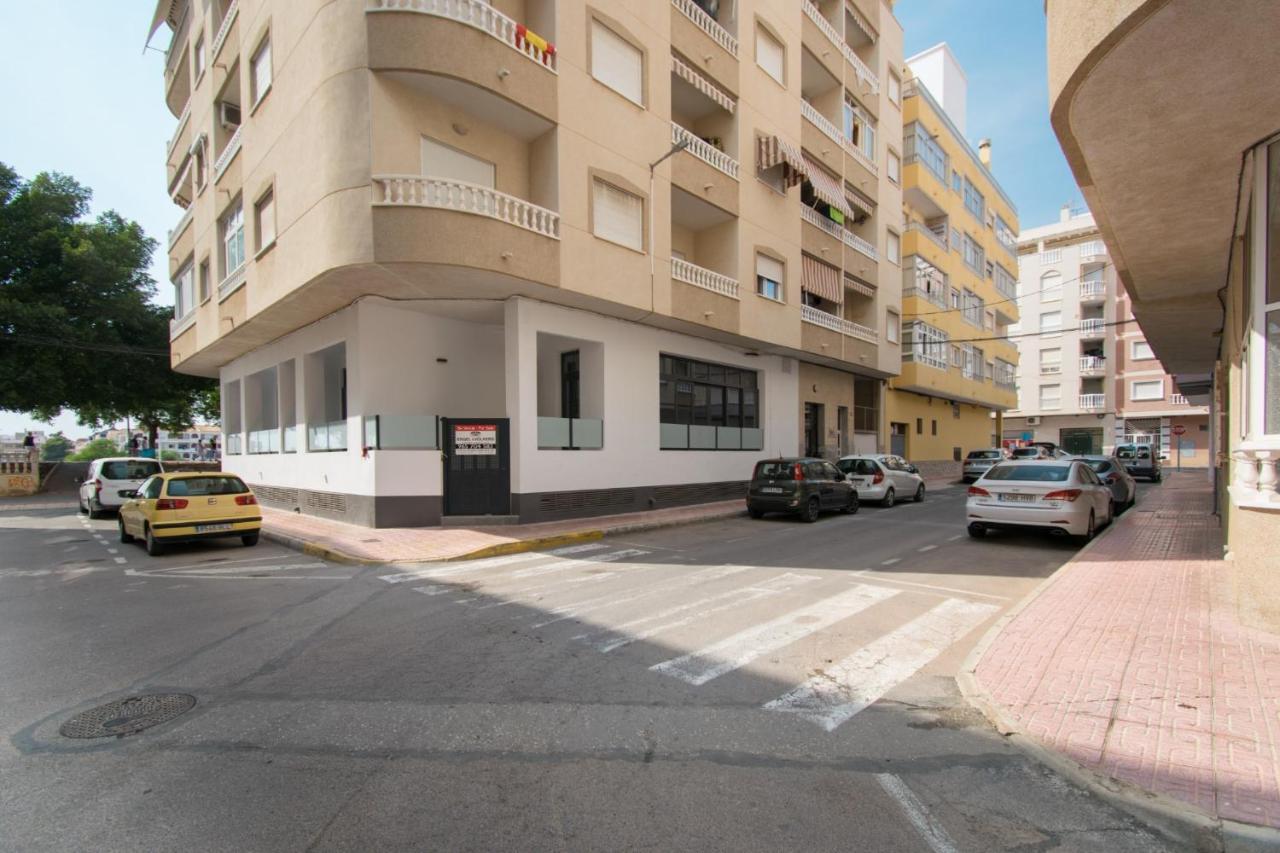 113 Beach And Trees - Alicante Holiday Torrevieja Buitenkant foto